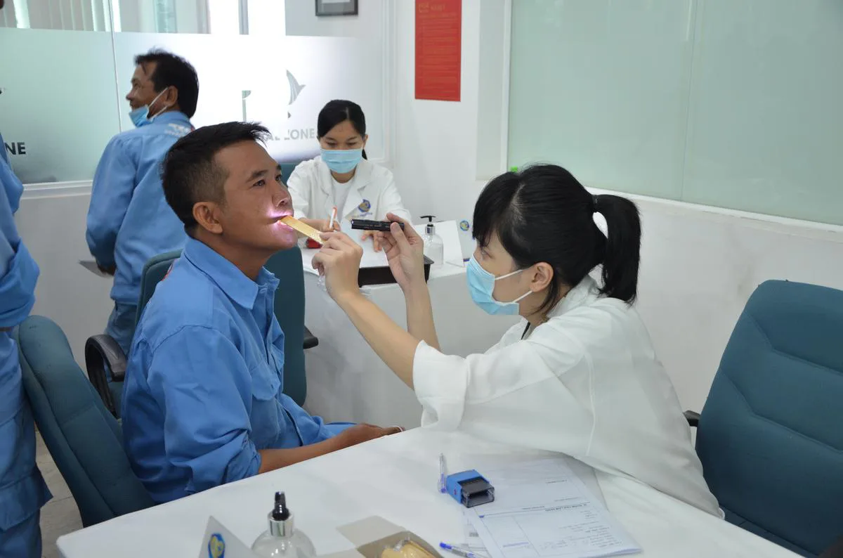 Hoạt động khám sức khỏe CBNV TTCIZ năm 2020.