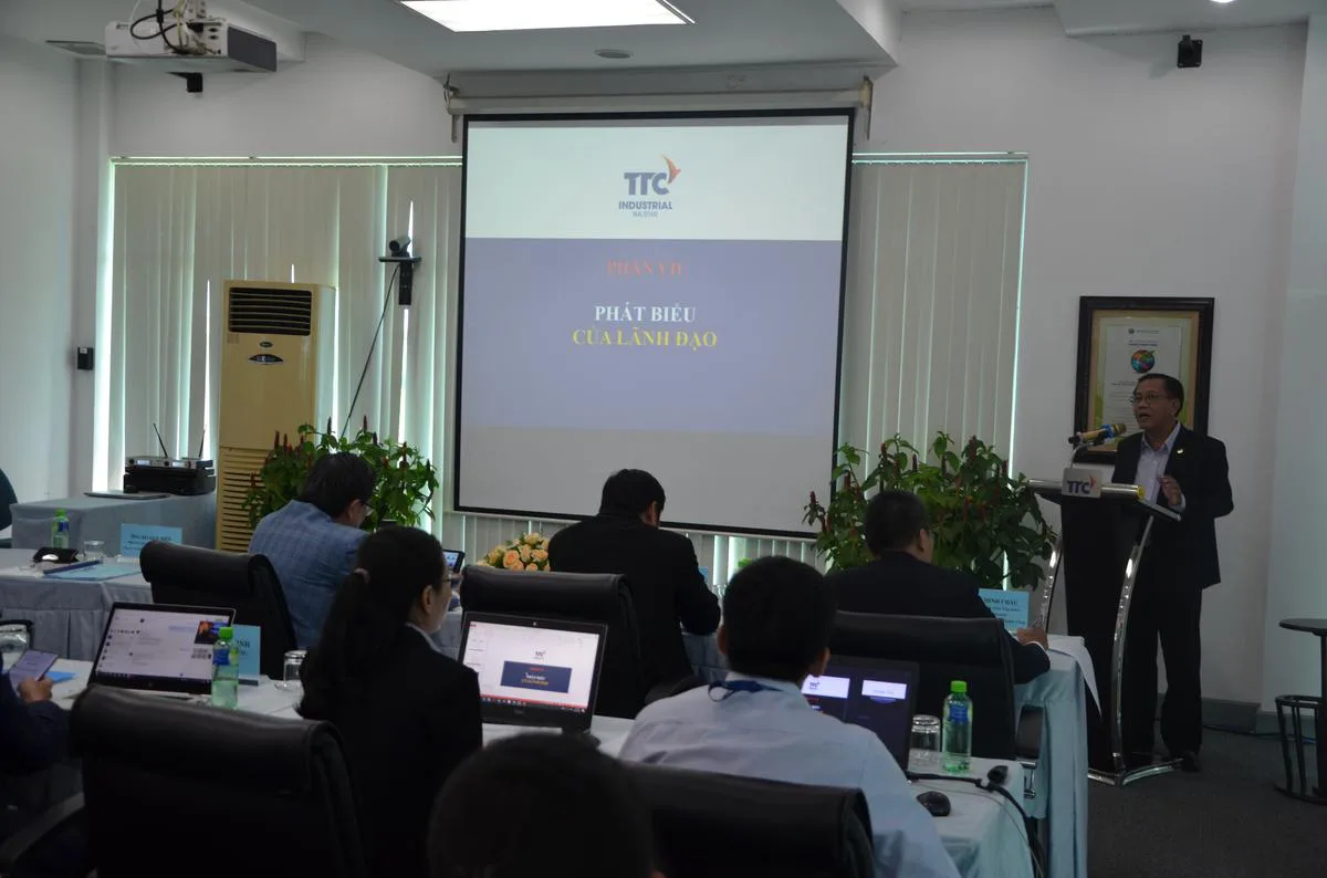 Hội nghị sơ kết hoạt động 6 tháng đầu năm và triển khai kế hoạch hoạt động 6 tháng cuối năm 2020 - Công Ty CP Khu Công Nghiệp Thành Thành Công (TTC IZ)