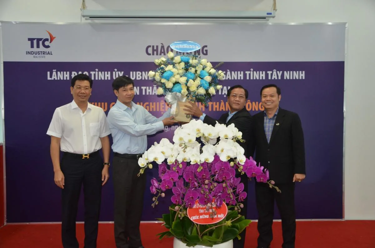 Lãnh đạo Tỉnh Tây Ninh thăm và chúc Tết doanh nghiệp.