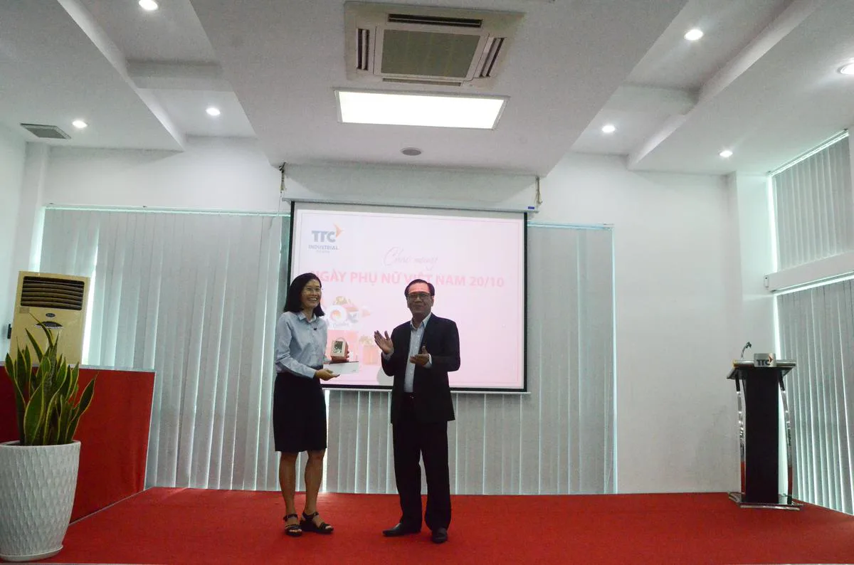 Công ty CP KCN Thành Thành Công tổ chức chương trình Ngày Phụ Nữ Việt Nam 20/10