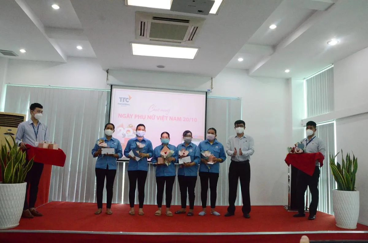 Công ty CP KCN Thành Thành Công tổ chức chương trình Ngày Phụ Nữ Việt Nam 20/10 - Công Ty CP Khu Công Nghiệp Thành Thành Công (TTC IZ)