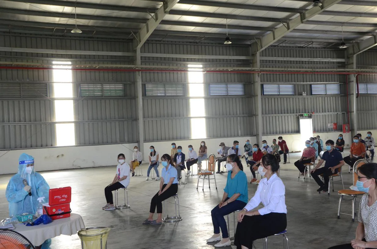 Công ty Cổ phần Khu công nghiệp Thành Thành Công đã phối hợp với Trung tâm Y tế Thị xã Trảng Bàng tổ chức buổi tập huấn test nhanh kháng nguyên Sars-Cov-2 - Công Ty CP Khu Công Nghiệp Thành Thành Công (TTC IZ)