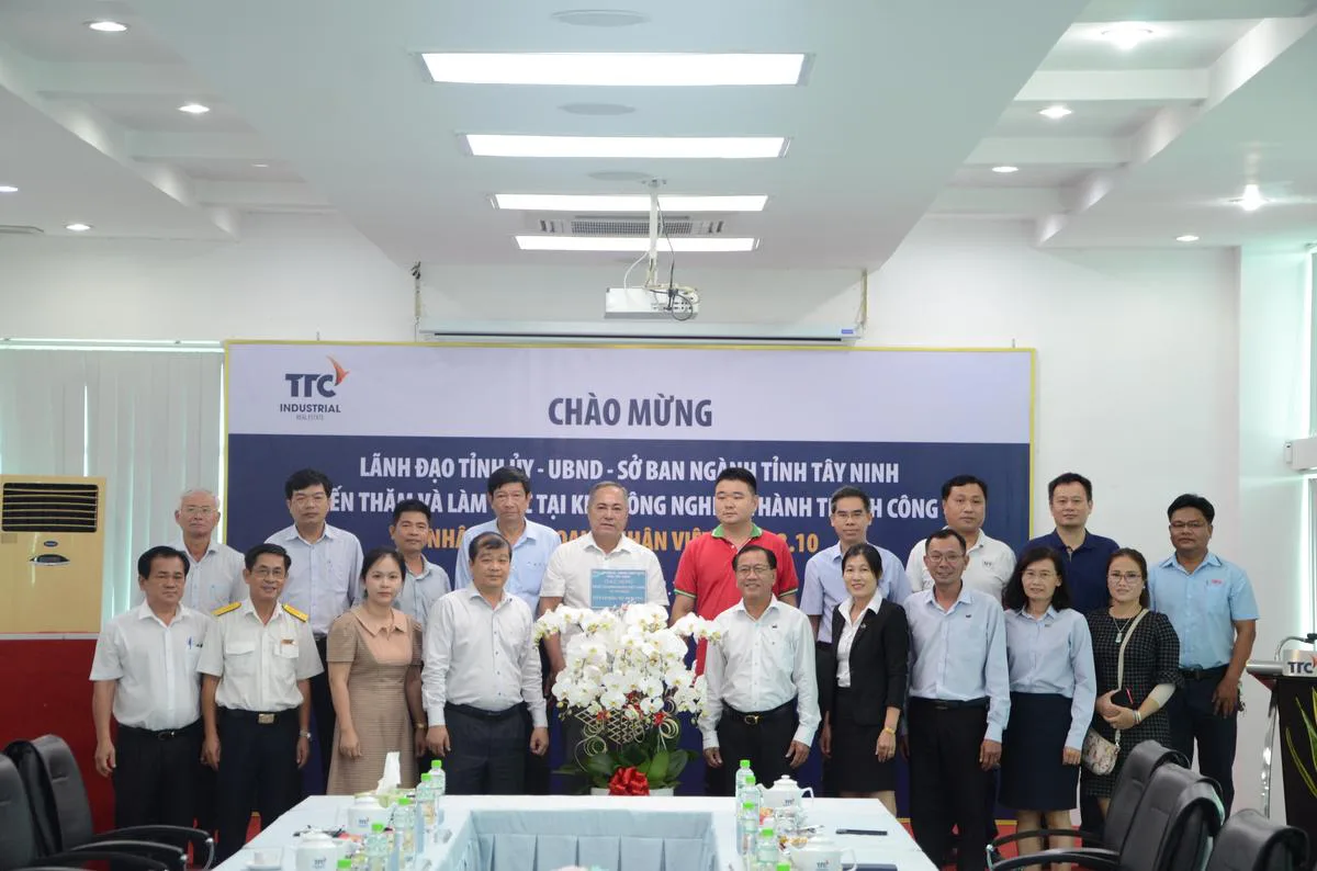Lãnh đạo Tỉnh ủy – UBND – Sở Ban Ngành tỉnh Tây Ninh đến thăm và làm việc nhân ngày Doanh Nhân Việt Nam 13.10 tại Khu công nghiệp Thành Thành Công