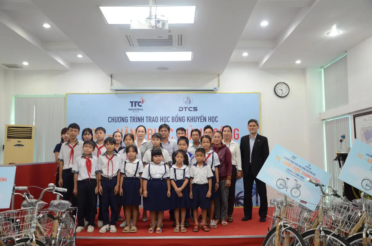 Chương trình trao học bổng khuyến học “TTC – Nâng Bước Thành Công” lần thứ 37 (1985 – 2022)