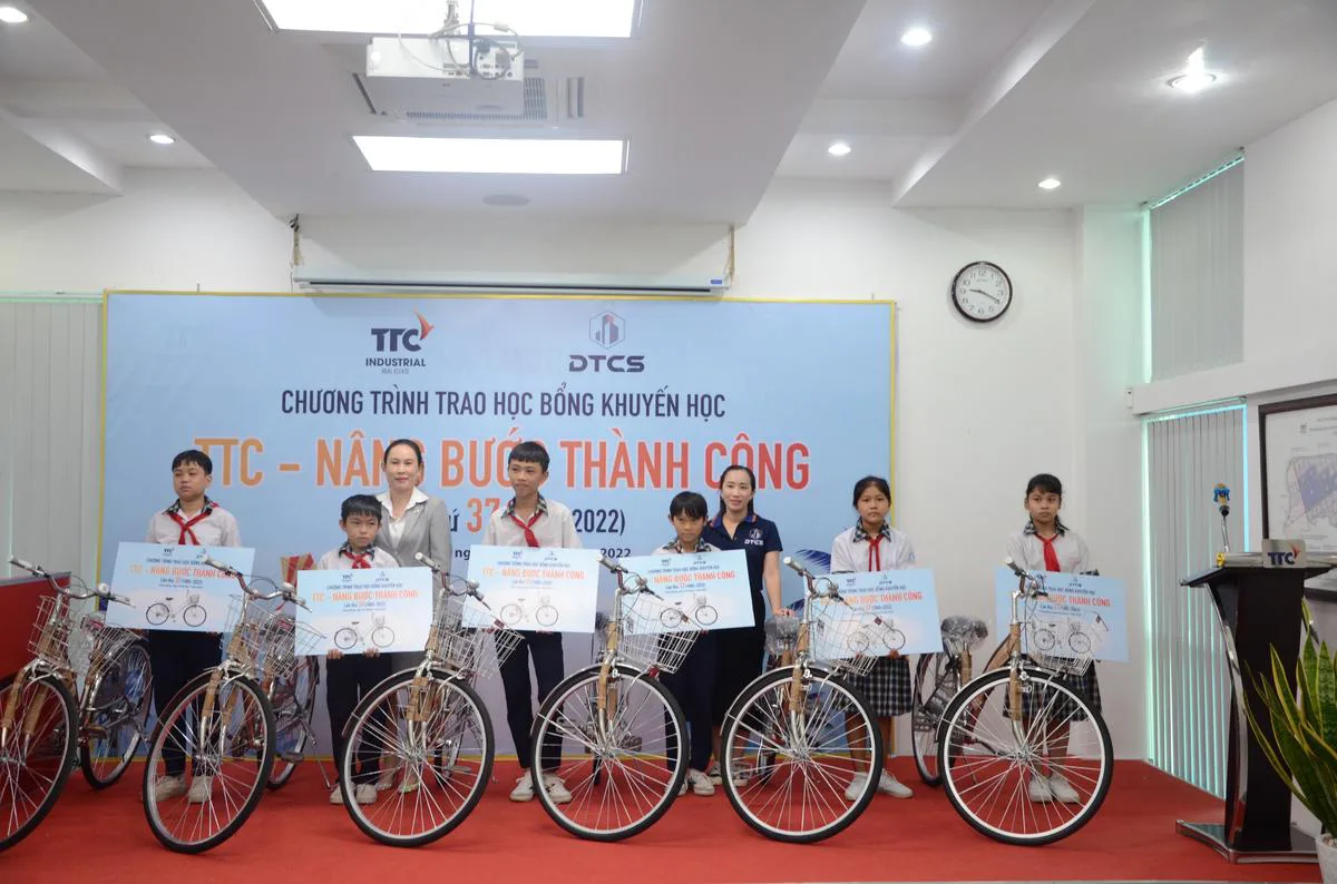 Chương trình trao học bổng khuyến học “TTC - Nâng Bước Thành Công” lần thứ 37 (1985 – 2022) - Công Ty CP Khu Công Nghiệp Thành Thành Công (TTC IZ) Chương trình trao học bổng khuyến học “TTC - Nâng Bước Thành Công” lần thứ 37 (1985 – 2022) - Công Ty CP Khu Công Nghiệp Thành Thành Công (TTC IZ)