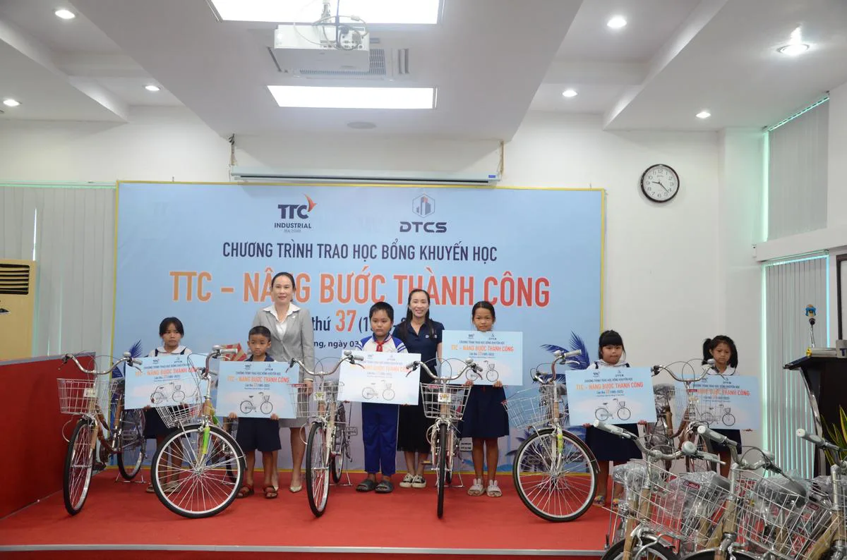 Chương trình trao học bổng khuyến học “TTC - Nâng Bước Thành Công” lần thứ 37 (1985 – 2022) - Công Ty CP Khu Công Nghiệp Thành Thành Công (TTC IZ) Chương trình trao học bổng khuyến học “TTC - Nâng Bước Thành Công” lần thứ 37 (1985 – 2022) - Công Ty CP Khu Công Nghiệp Thành Thành Công (TTC IZ)