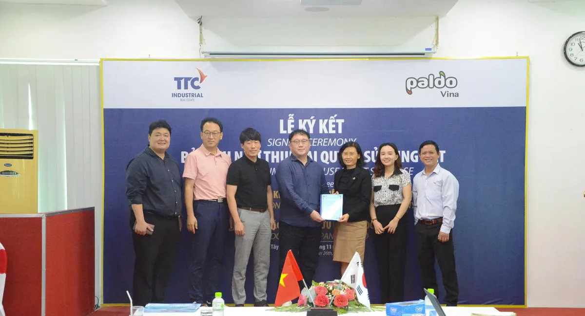 Lễ ký kết Biên bản ghi nhớ (MOU) thuê lại quyền sử dụng đất giữa Công ty CP KCN Thành Thành Công và Công ty TNHH Paldo Vina.