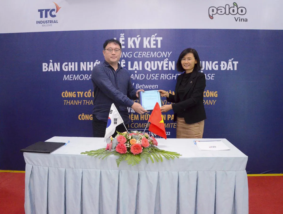 Lễ ký kết Biên bản ghi nhớ (MOU) thuê lại quyền sử dụng đất giữa Công ty CP KCN Thành Thành Công và Công ty TNHH Paldo Vina. - Công Ty CP Khu Công Nghiệp Thành Thành Công (TTC IZ)