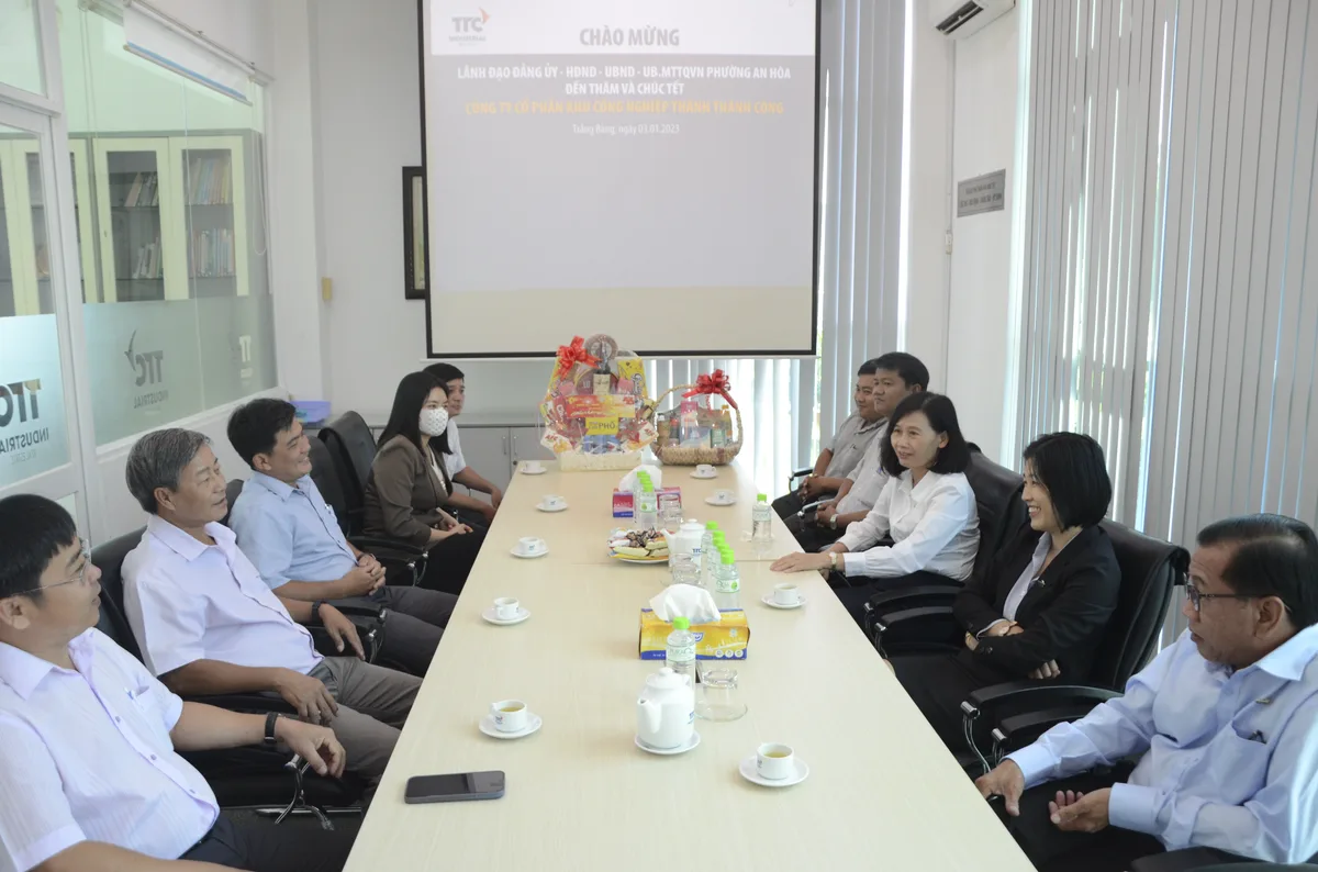 Lãnh đạo phường An Hòa đến thăm, chúc Tết TTCIZ nhân dịp đầu năm mới 2023