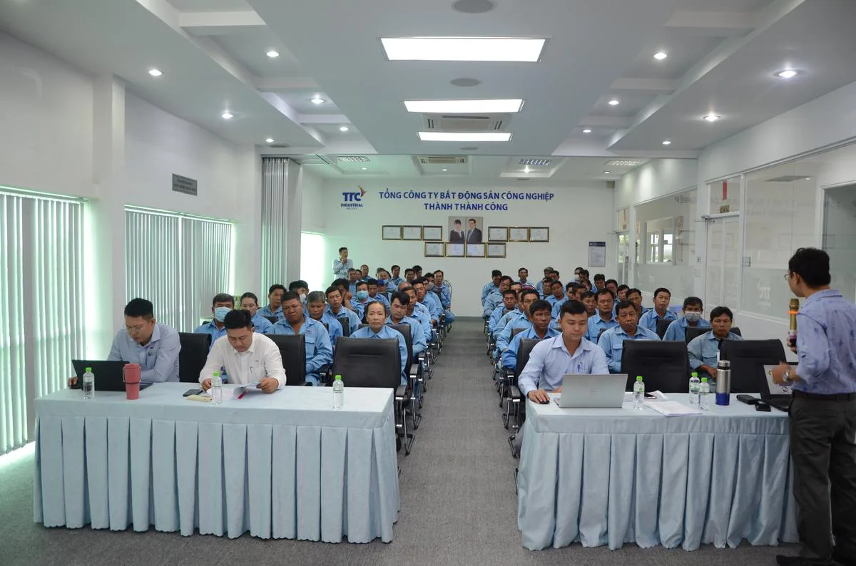 Tổng Công ty BĐS Công nghiệp Thành Thành Công đã tổ chức hai khóa huấn luyện An toàn vệ sinh lao động (AT-VSLĐ) hướng dẫn Sơ cấp cứu cho CBNV TCT