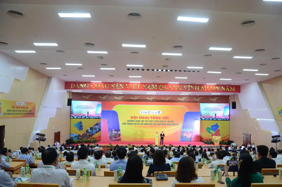 Hội nghị tổng kết Chương trình hợp tác phát triển kinh tế – xã hội giữa Thành phố Hồ Chí Minh với các tỉnh thuộc vùng Đông Nam Bộ tại Bình Phước.