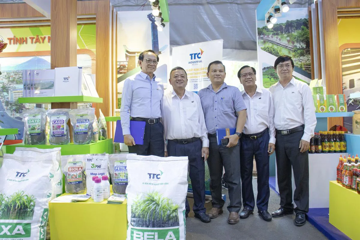 Hội nghị tổng kết Chương trình hợp tác phát triển kinh tế - xã hội giữa Thành phố Hồ Chí Minh với các tỉnh thuộc vùng Đông Nam Bộ tại Bình Phước. - Công Ty CP Khu Công Nghiệp Thành Thành Công (TTC IZ) Hội nghị tổng kết Chương trình hợp tác phát triển kinh tế - xã hội giữa Thành phố Hồ Chí Minh với các tỉnh thuộc vùng Đông Nam Bộ tại Bình Phước. - Công Ty CP Khu Công Nghiệp Thành Thành Công (TTC IZ)