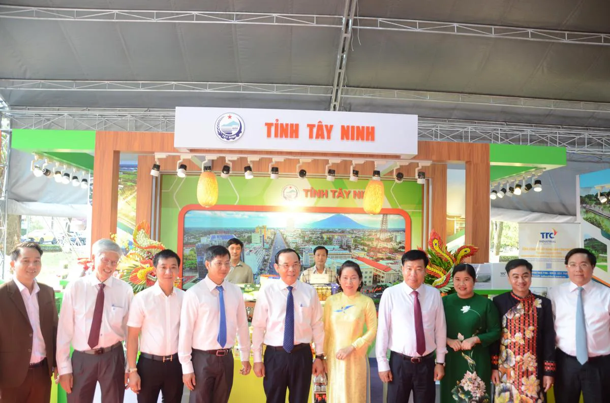 Hội nghị tổng kết Chương trình hợp tác phát triển kinh tế - xã hội giữa Thành phố Hồ Chí Minh với các tỉnh thuộc vùng Đông Nam Bộ tại Bình Phước. - Công Ty CP Khu Công Nghiệp Thành Thành Công (TTC IZ) Hội nghị tổng kết Chương trình hợp tác phát triển kinh tế - xã hội giữa Thành phố Hồ Chí Minh với các tỉnh thuộc vùng Đông Nam Bộ tại Bình Phước. - Công Ty CP Khu Công Nghiệp Thành Thành Công (TTC IZ)