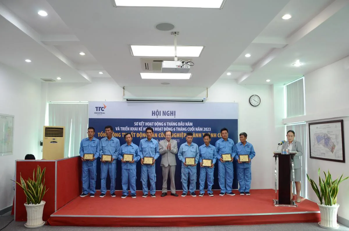 HỘI NGHỊ SƠ KẾT HOẠT ĐỘNG 6 THÁNG ĐẦU NĂM VÀ TRIỂN KHAI KẾ HOẠCH 6 THÁNG CUỐI NĂM 2023 CỦA TỔNG CÔNG TY BĐS CÔNG NGHIỆP THÀNH THÀNH CÔNG. - Công Ty CP Khu Công Nghiệp Thành Thành Công (TTC IZ)