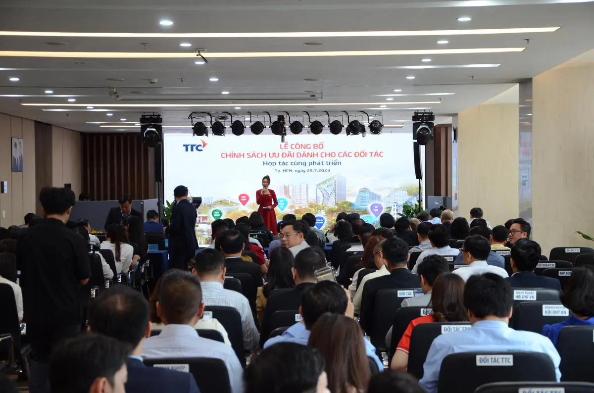 TTC Industrial Real Estate “bắt tay” chiến lược với các đối tác hàng đầu - Công Ty CP Khu Công Nghiệp Thành Thành Công (TTC IZ) TTC Industrial Real Estate “bắt tay” chiến lược với các đối tác hàng đầu - Công Ty CP Khu Công Nghiệp Thành Thành Công (TTC IZ)