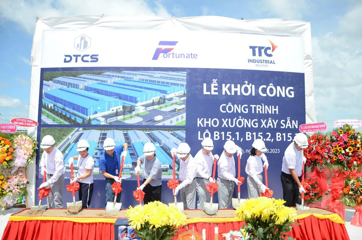 LỄ KHỞI CÔNG XÂY DỰNG CÔNG TRÌNH KHO XƯỞNG XÂY SẴN LÔ B15.1, B15.2, B15.3 - Công Ty CP Khu Công Nghiệp Thành Thành Công (TTC IZ) LỄ KHỞI CÔNG XÂY DỰNG CÔNG TRÌNH KHO XƯỞNG XÂY SẴN LÔ B15.1, B15.2, B15.3 - Công Ty CP Khu Công Nghiệp Thành Thành Công (TTC IZ)