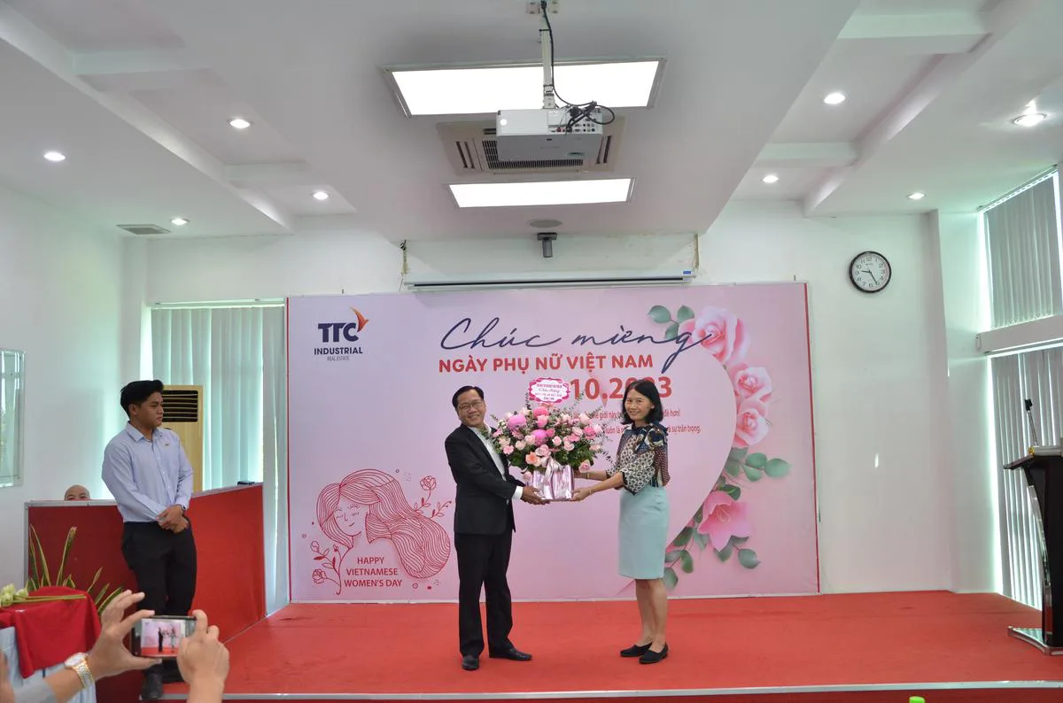 TTC IR CHÚC MỪNG NGÀY PHỤ NỮ VIỆT NAM 20/10 - Công Ty CP Khu Công Nghiệp Thành Thành Công (TTC IZ) TTC IR CHÚC MỪNG NGÀY PHỤ NỮ VIỆT NAM 20/10 - Công Ty CP Khu Công Nghiệp Thành Thành Công (TTC IZ)