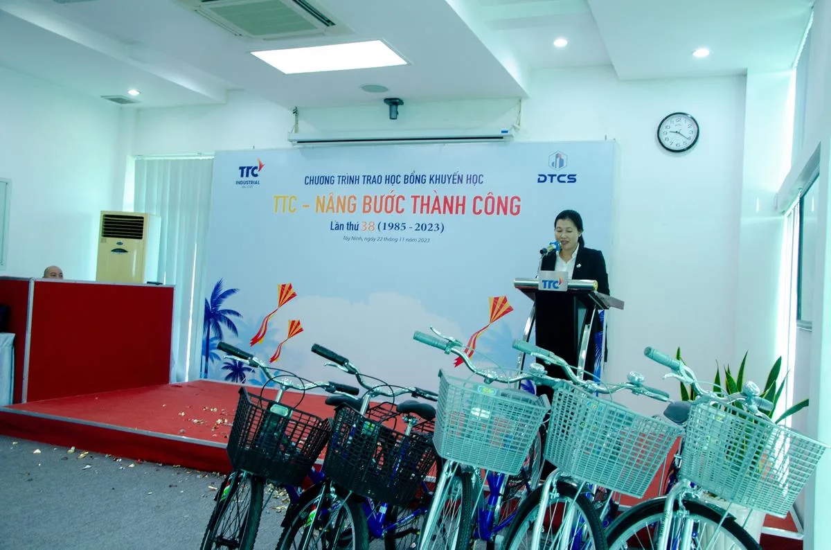 Chương trình trao học bổng khuyến học “TTC - Nâng Bước Thành Công” lần thứ 38 (1985 – 2023) - Công Ty CP Khu Công Nghiệp Thành Thành Công (TTC IZ) Chương trình trao học bổng khuyến học “TTC - Nâng Bước Thành Công” lần thứ 38 (1985 – 2023) - Công Ty CP Khu Công Nghiệp Thành Thành Công (TTC IZ)