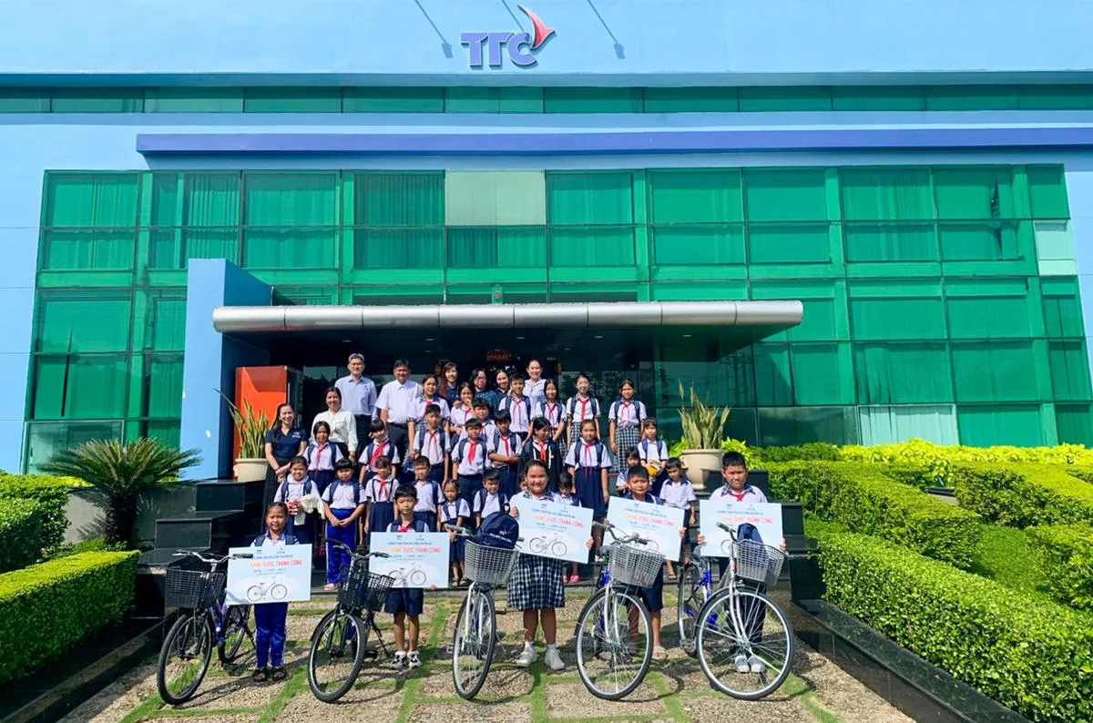 Chương trình trao học bổng khuyến học “TTC - Nâng Bước Thành Công” lần thứ 38 (1985 – 2023) - Công Ty CP Khu Công Nghiệp Thành Thành Công (TTC IZ) Chương trình trao học bổng khuyến học “TTC - Nâng Bước Thành Công” lần thứ 38 (1985 – 2023) - Công Ty CP Khu Công Nghiệp Thành Thành Công (TTC IZ)