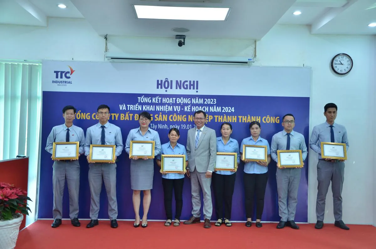 HỘI NGHỊ TỔNG KẾT TTC IR NĂM 2023 VÀ TRIỂN KHAI NHIỆM VỤ NĂM 2024 - Công Ty CP Khu Công Nghiệp Thành Thành Công (TTC IZ) HỘI NGHỊ TỔNG KẾT TTC IR NĂM 2023 VÀ TRIỂN KHAI NHIỆM VỤ NĂM 2024 - Công Ty CP Khu Công Nghiệp Thành Thành Công (TTC IZ)