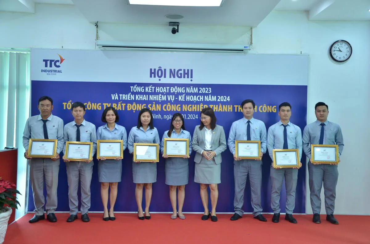 HỘI NGHỊ TỔNG KẾT TTC IR NĂM 2023 VÀ TRIỂN KHAI NHIỆM VỤ NĂM 2024 - Công Ty CP Khu Công Nghiệp Thành Thành Công (TTC IZ) HỘI NGHỊ TỔNG KẾT TTC IR NĂM 2023 VÀ TRIỂN KHAI NHIỆM VỤ NĂM 2024 - Công Ty CP Khu Công Nghiệp Thành Thành Công (TTC IZ)