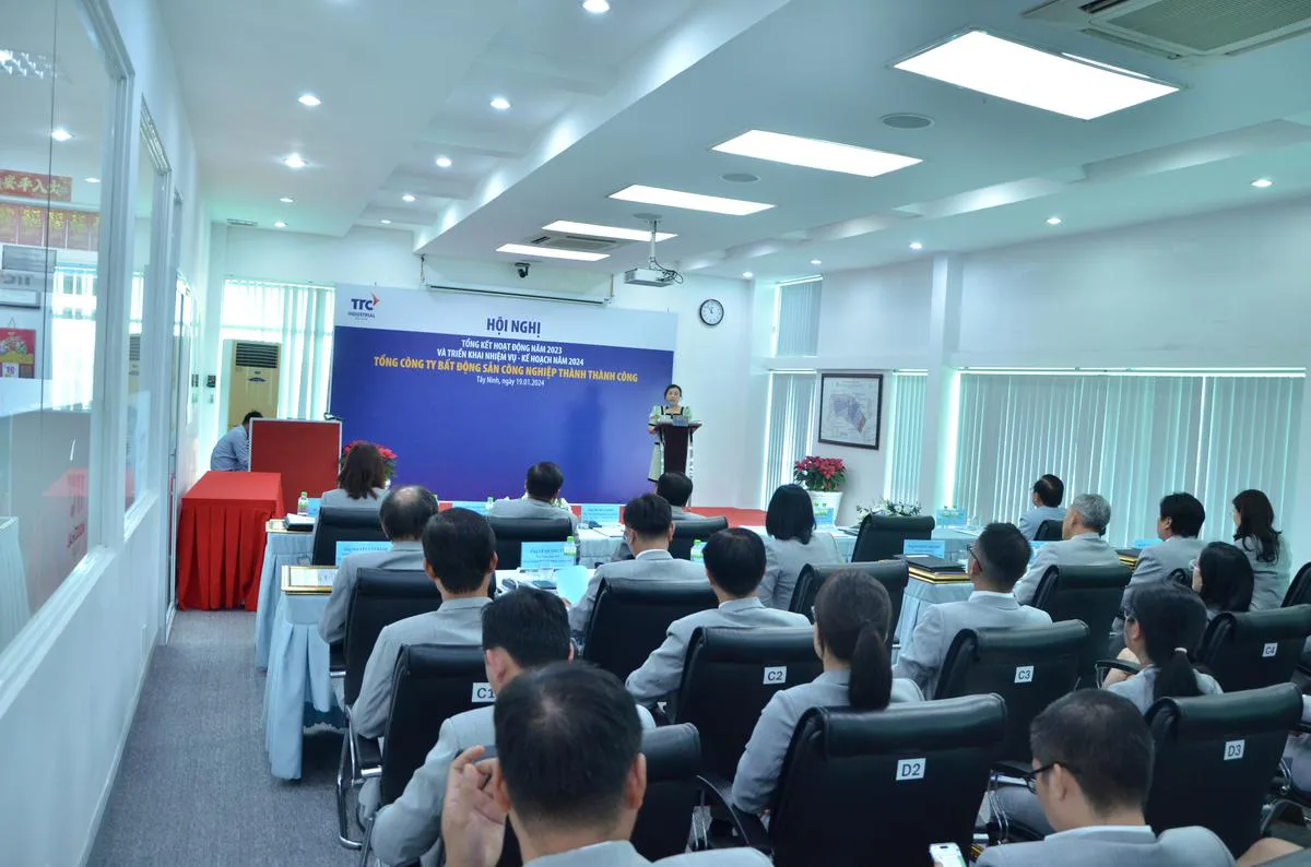 HỘI NGHỊ TỔNG KẾT TTC IR NĂM 2023 VÀ TRIỂN KHAI NHIỆM VỤ NĂM 2024 - Công Ty CP Khu Công Nghiệp Thành Thành Công (TTC IZ) HỘI NGHỊ TỔNG KẾT TTC IR NĂM 2023 VÀ TRIỂN KHAI NHIỆM VỤ NĂM 2024 - Công Ty CP Khu Công Nghiệp Thành Thành Công (TTC IZ)