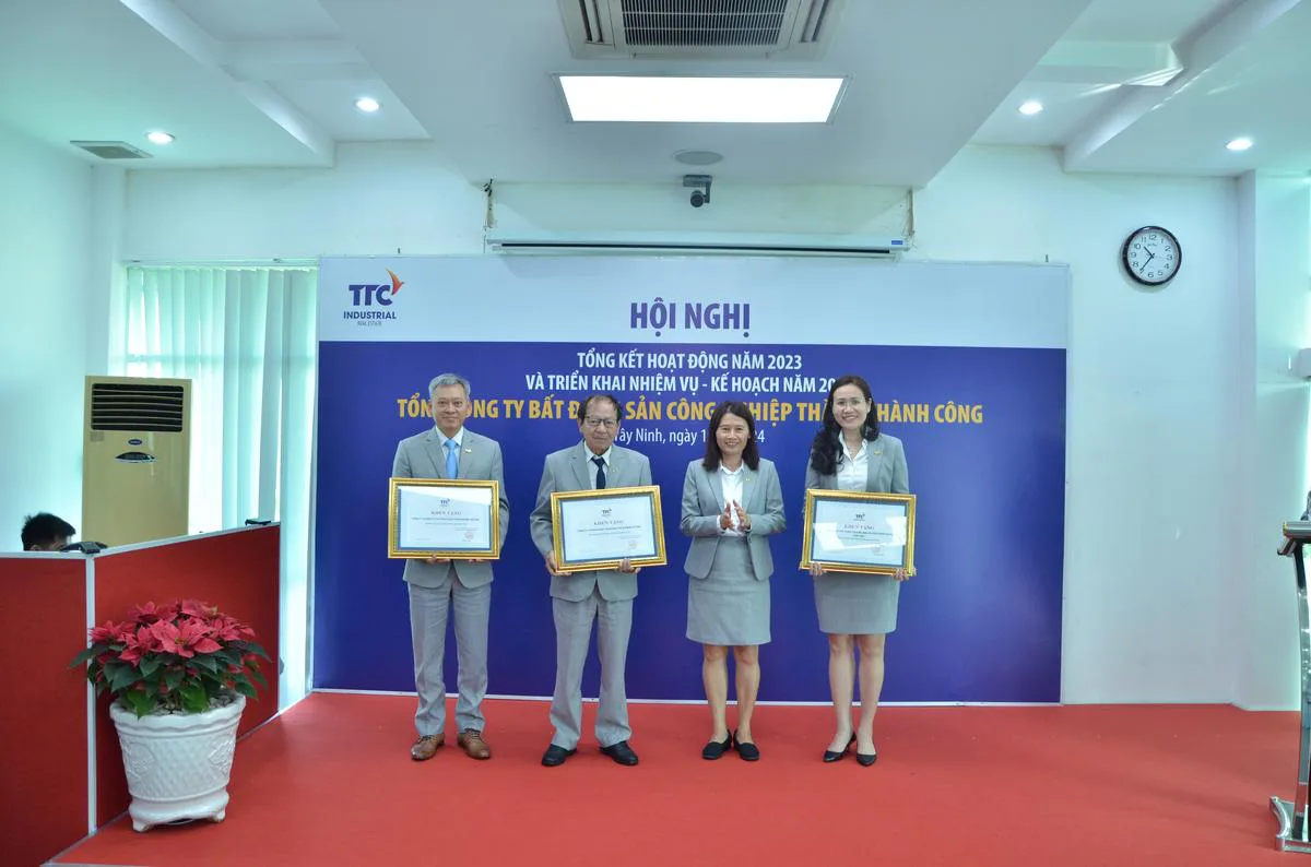 HỘI NGHỊ TỔNG KẾT TTC IR NĂM 2023 VÀ TRIỂN KHAI NHIỆM VỤ NĂM 2024 - Công Ty CP Khu Công Nghiệp Thành Thành Công (TTC IZ) HỘI NGHỊ TỔNG KẾT TTC IR NĂM 2023 VÀ TRIỂN KHAI NHIỆM VỤ NĂM 2024 - Công Ty CP Khu Công Nghiệp Thành Thành Công (TTC IZ)
