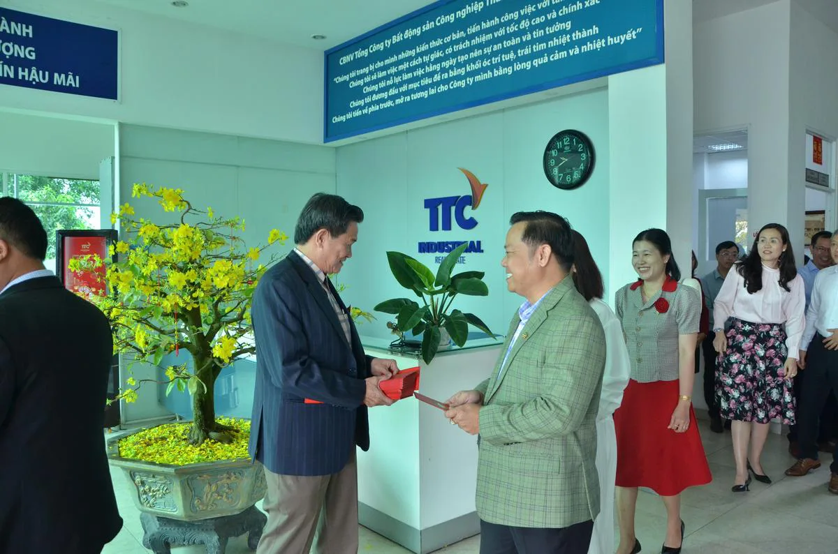 Mừng Tân niên - Xuân Giáp Thìn 2024 - Công Ty CP Khu Công Nghiệp Thành Thành Công (TTC IZ) Mừng Tân niên - Xuân Giáp Thìn 2024 - Công Ty CP Khu Công Nghiệp Thành Thành Công (TTC IZ)