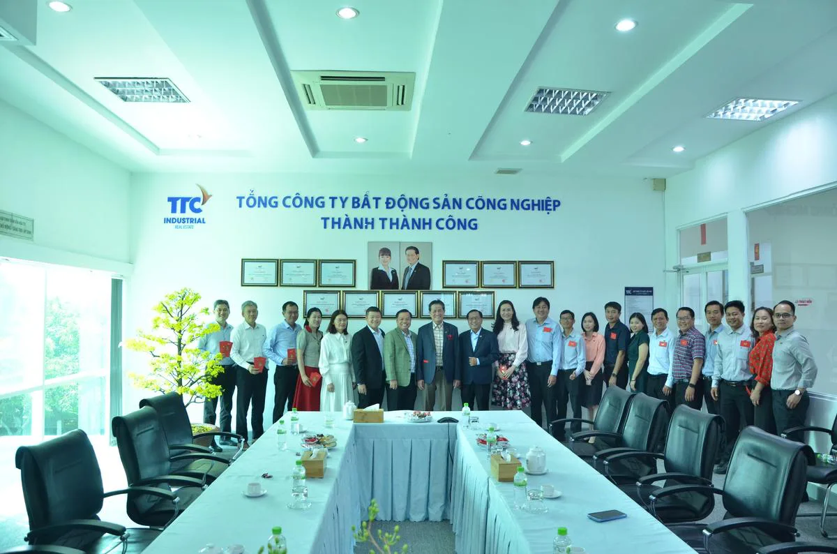 Mừng Tân niên - Xuân Giáp Thìn 2024 - Công Ty CP Khu Công Nghiệp Thành Thành Công (TTC IZ) Mừng Tân niên - Xuân Giáp Thìn 2024 - Công Ty CP Khu Công Nghiệp Thành Thành Công (TTC IZ)