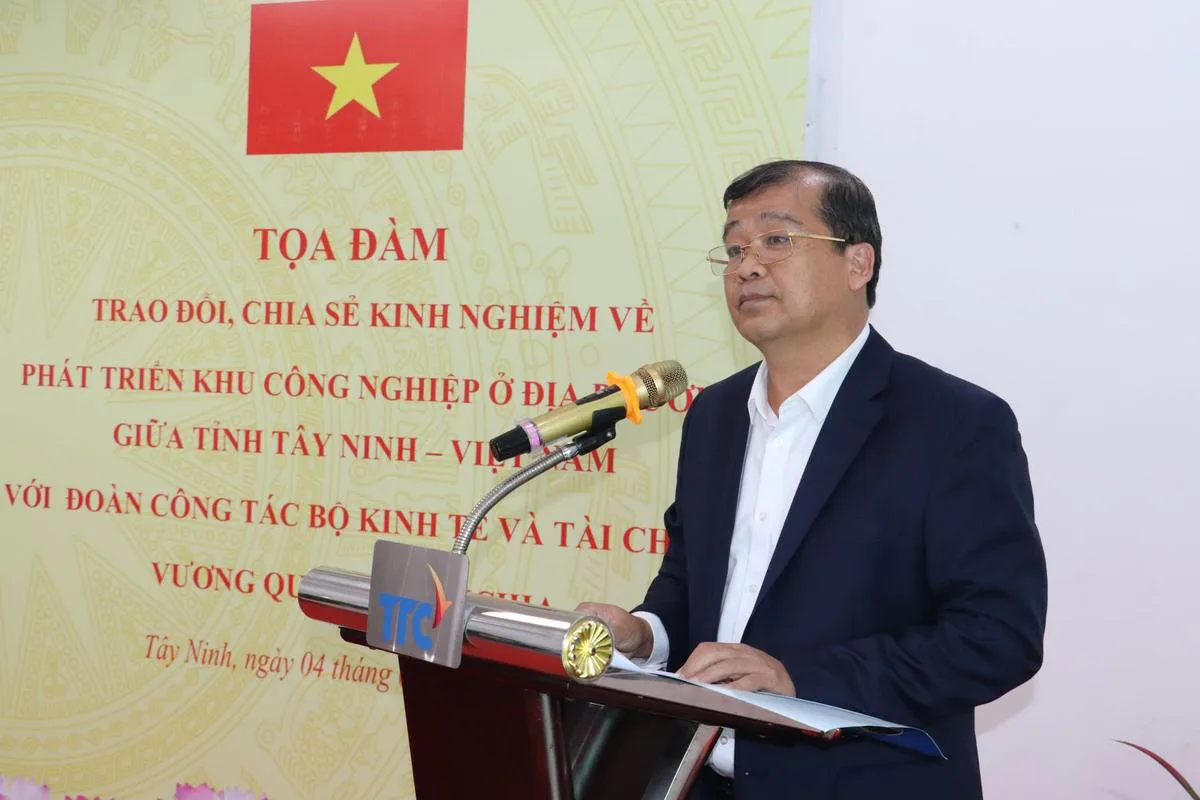 KHU CÔNG NGHIỆP THÀNH THÀNH CÔNG ĐÓN TIẾP, LÀM VIỆC VỚI BỘ KINH TẾ VÀ TÀI CHÍNH, VƯƠNG QUỐC CAMPUCHIA VÀ BAN LÃNH ĐẠO TỈNH TÂY NINH - Công Ty CP Khu Công Nghiệp Thành Thành Công (TTC IZ) KHU CÔNG NGHIỆP THÀNH THÀNH CÔNG ĐÓN TIẾP, LÀM VIỆC VỚI BỘ KINH TẾ VÀ TÀI CHÍNH, VƯƠNG QUỐC CAMPUCHIA VÀ BAN LÃNH ĐẠO TỈNH TÂY NINH - Công Ty CP Khu Công Nghiệp Thành Thành Công (TTC IZ)