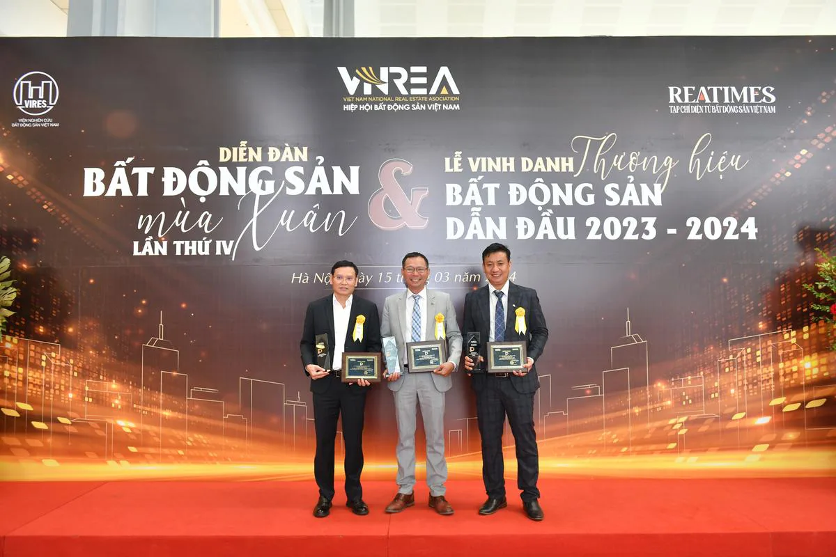 TTC IR vinh dự nhận giải thưởng tại lễ vinh danh Thương hiệu Bất động sản dẫn đầu 2023 – 2024 - Công Ty CP Khu Công Nghiệp Thành Thành Công (TTC IZ) TTC IR vinh dự nhận giải thưởng tại lễ vinh danh Thương hiệu Bất động sản dẫn đầu 2023 – 2024 - Công Ty CP Khu Công Nghiệp Thành Thành Công (TTC IZ)