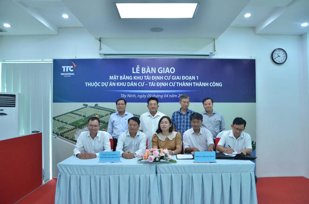TTC IZ bàn giao mặt bằng khu tái định cư Thành Thành Công cho thị xã Trảng Bàng, tỉnh Tây Ninh - Công Ty CP Khu Công Nghiệp Thành Thành Công (TTC IZ) TTC IZ bàn giao mặt bằng khu tái định cư Thành Thành Công cho thị xã Trảng Bàng, tỉnh Tây Ninh - Công Ty CP Khu Công Nghiệp Thành Thành Công (TTC IZ)
