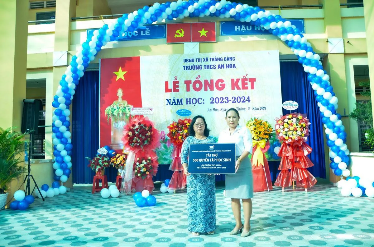 TTC IR TRAO QUÀ TẶNG ĐẾN CÁC EM HỌC SINH TRƯỜNG TIỂU HỌC VÀM TRẢNG VÀ TRƯỜNG THCS AN HÒA - Công Ty CP Khu Công Nghiệp Thành Thành Công (TTC IZ) TTC IR TRAO QUÀ TẶNG ĐẾN CÁC EM HỌC SINH TRƯỜNG TIỂU HỌC VÀM TRẢNG VÀ TRƯỜNG THCS AN HÒA - Công Ty CP Khu Công Nghiệp Thành Thành Công (TTC IZ)