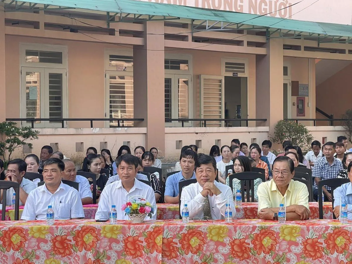 TTC IR TRAO QUÀ TẶNG ĐẾN CÁC EM HỌC SINH TRƯỜNG TIỂU HỌC VÀM TRẢNG VÀ TRƯỜNG THCS AN HÒA - Công Ty CP Khu Công Nghiệp Thành Thành Công (TTC IZ) TTC IR TRAO QUÀ TẶNG ĐẾN CÁC EM HỌC SINH TRƯỜNG TIỂU HỌC VÀM TRẢNG VÀ TRƯỜNG THCS AN HÒA - Công Ty CP Khu Công Nghiệp Thành Thành Công (TTC IZ)