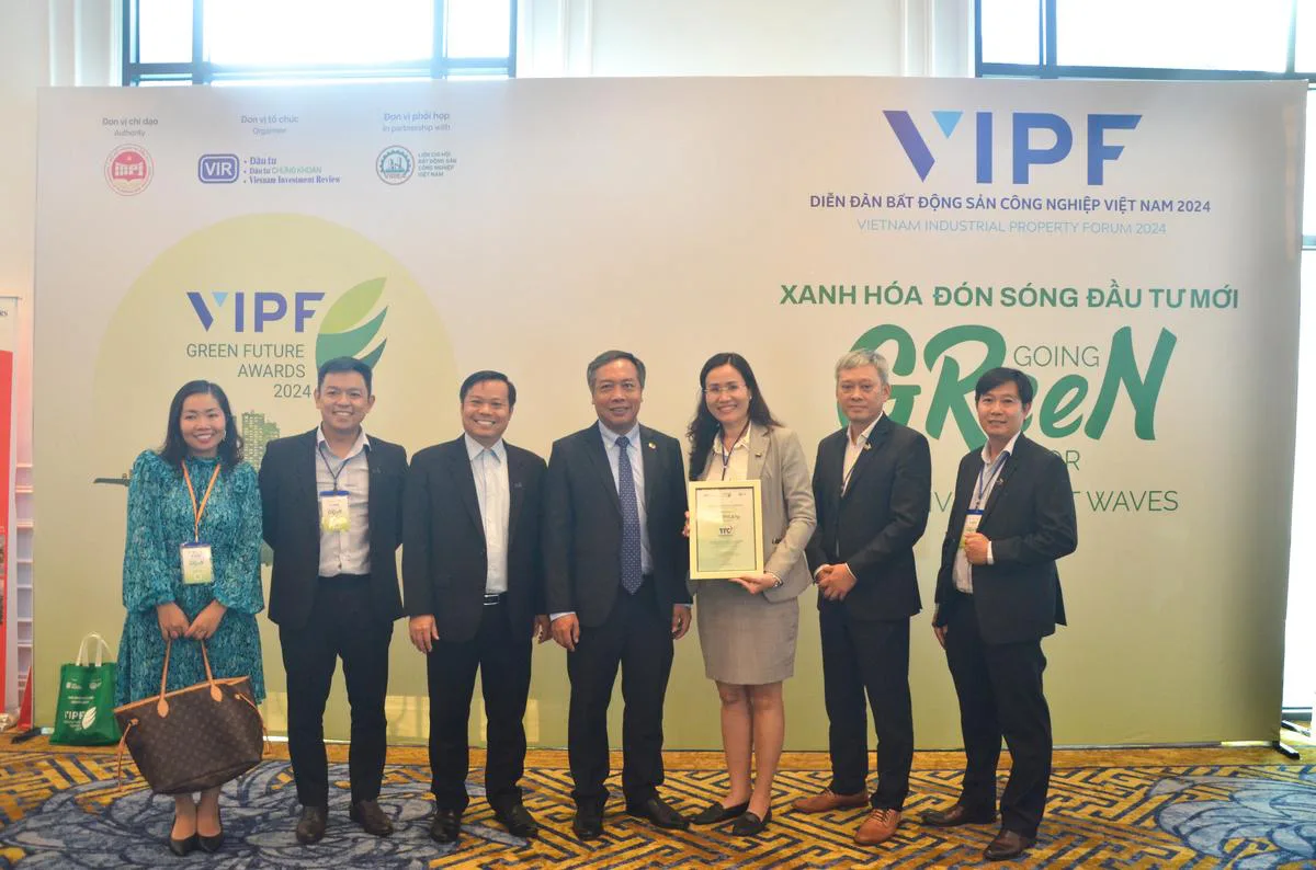 TTC IR - Nhà phát triển Bất Động Sản Công Nghiệp có chiến lược chuyển đổi Xanh 2024 - Công Ty CP Khu Công Nghiệp Thành Thành Công (TTC IZ) TTC IR - Nhà phát triển Bất Động Sản Công Nghiệp có chiến lược chuyển đổi Xanh 2024 - Công Ty CP Khu Công Nghiệp Thành Thành Công (TTC IZ)