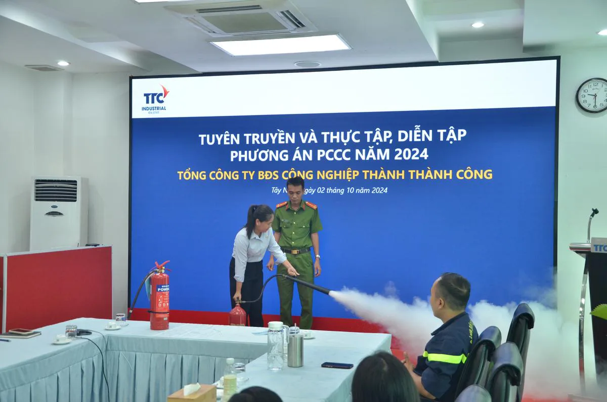 TỔ CHỨC TUYÊN TRUYỀN VÀ THỰC TẬP, DIỄN TẬP PHÒNG CHÁY CHỮA CHÁY (PCCC) VÀ CỨU NẠN CỨU HỘ (CNCH) NĂM 2024 TẠI TRỤ SỞ TỔNG CÔNG TY BĐS CÔNG NGHIỆP THÀNH THÀNH CÔNG️