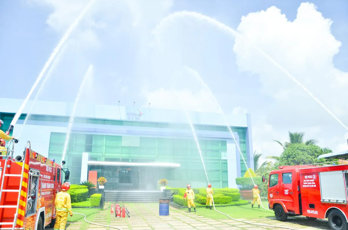 TỔ CHỨC TUYÊN TRUYỀN VÀ THỰC TẬP, DIỄN TẬP PHÒNG CHÁY CHỮA CHÁY (PCCC) VÀ CỨU NẠN CỨU HỘ (CNCH) NĂM 2024 TẠI TRỤ SỞ TỔNG CÔNG TY BĐS CÔNG NGHIỆP THÀNH THÀNH CÔNG️ - Công Ty CP Khu Công Nghiệp Thành Thành Công (TTC IZ) TỔ CHỨC TUYÊN TRUYỀN VÀ THỰC TẬP, DIỄN TẬP PHÒNG CHÁY CHỮA CHÁY (PCCC) VÀ CỨU NẠN CỨU HỘ (CNCH) NĂM 2024 TẠI TRỤ SỞ TỔNG CÔNG TY BĐS CÔNG NGHIỆP THÀNH THÀNH CÔNG️ - Công Ty CP Khu Công Nghiệp Thành Thành Công (TTC IZ)