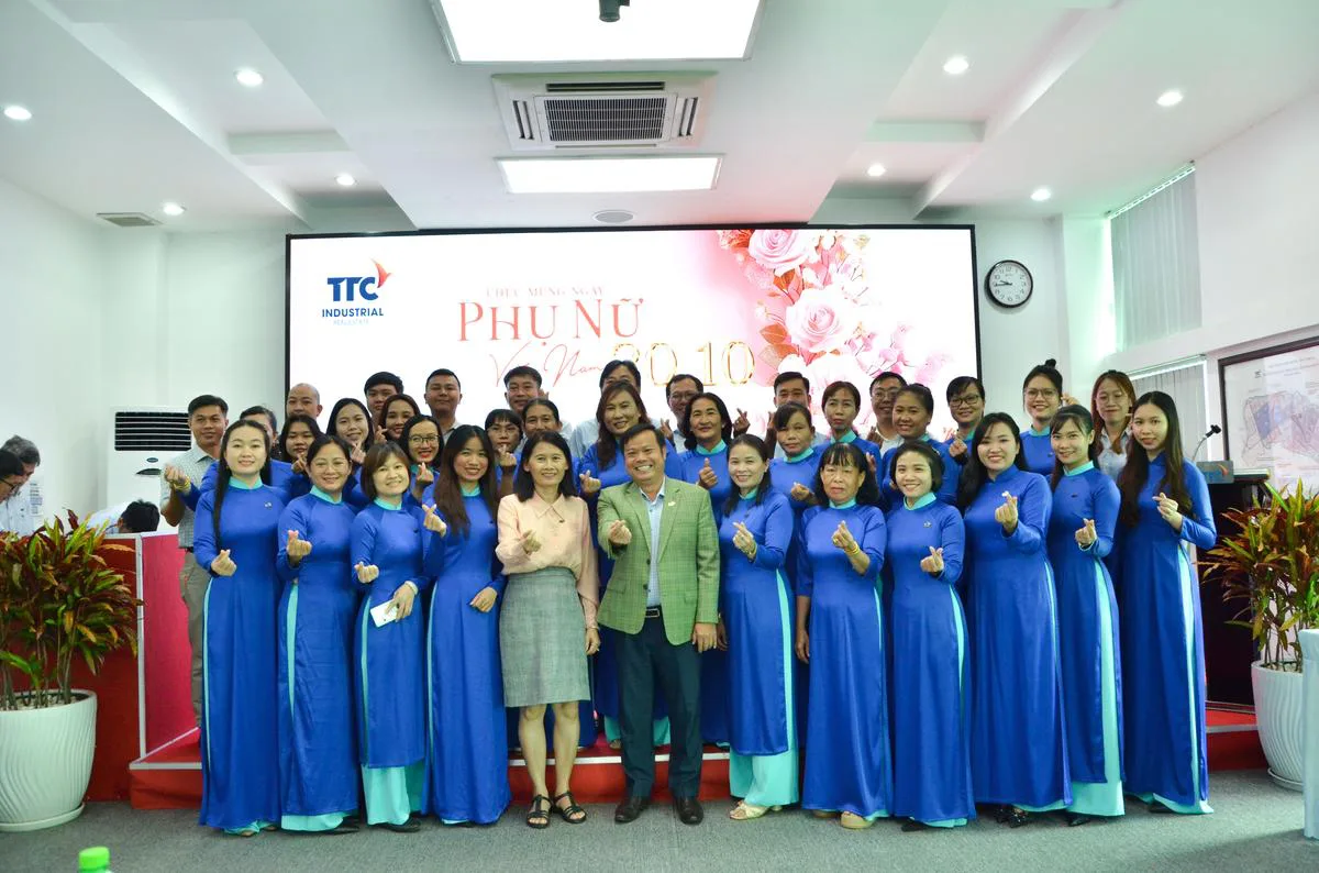 TTC IR CHÚC MỪNG “NGÀY PHỤ NỮ VIỆT NAM” 20/10 - Công Ty CP Khu Công Nghiệp Thành Thành Công (TTC IZ)