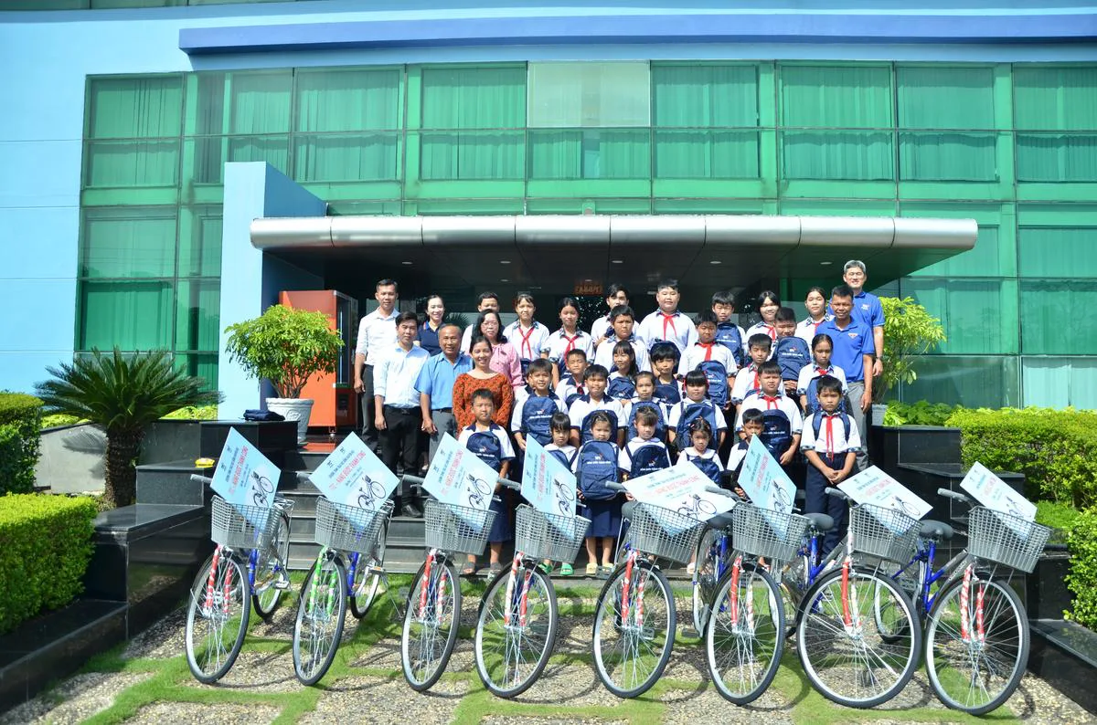 TTC IR TRAO HỌC BỔNG “TTC - NÂNG BƯỚC THÀNH CÔNG” LẦN THỨ 39 - Công Ty CP Khu Công Nghiệp Thành Thành Công (TTC IZ) TTC IR TRAO HỌC BỔNG “TTC - NÂNG BƯỚC THÀNH CÔNG” LẦN THỨ 39 - Công Ty CP Khu Công Nghiệp Thành Thành Công (TTC IZ)