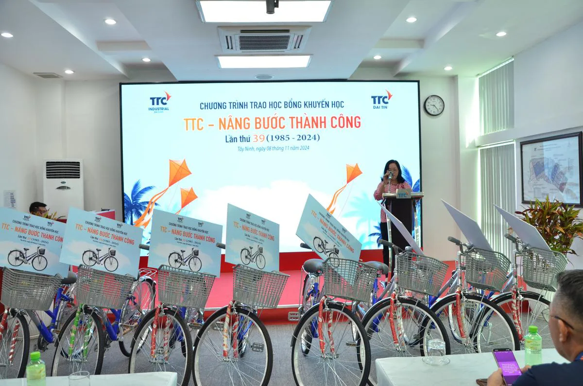 TTC IR TRAO HỌC BỔNG “TTC - NÂNG BƯỚC THÀNH CÔNG” LẦN THỨ 39 - Công Ty CP Khu Công Nghiệp Thành Thành Công (TTC IZ) TTC IR TRAO HỌC BỔNG “TTC - NÂNG BƯỚC THÀNH CÔNG” LẦN THỨ 39 - Công Ty CP Khu Công Nghiệp Thành Thành Công (TTC IZ)