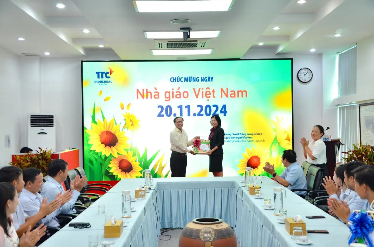 TTC IR CHÚC MỪNG NGÀY NHÀ GIÁO VIỆT NAM 20 – 11 - Công Ty CP Khu Công Nghiệp Thành Thành Công (TTC IZ) TTC IR CHÚC MỪNG NGÀY NHÀ GIÁO VIỆT NAM 20 – 11 - Công Ty CP Khu Công Nghiệp Thành Thành Công (TTC IZ)