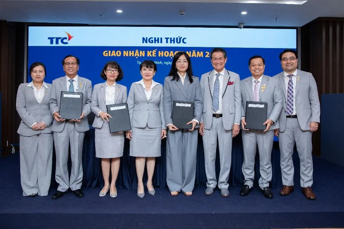 TTC IZ ghi dấu ấn tại hội nghị Tổng Kết Năm 2024 Tập Đoàn TTC - Công Ty CP Khu Công Nghiệp Thành Thành Công (TTC IZ) TTC IZ ghi dấu ấn tại hội nghị Tổng Kết Năm 2024 Tập Đoàn TTC - Công Ty CP Khu Công Nghiệp Thành Thành Công (TTC IZ)