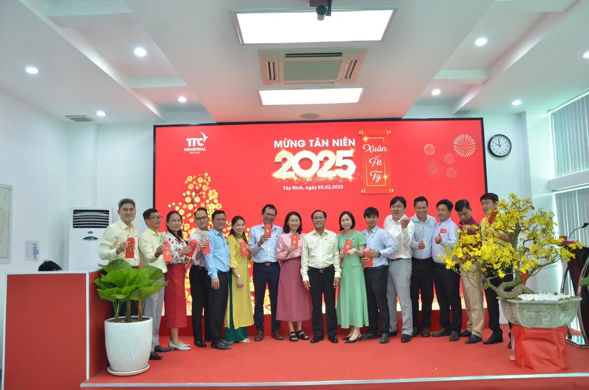 Tổng Công ty BĐS Công nghiệp Thành Thành Công (TTC IR) tổ chức chương trình "TÂN XUÂN HỌP MẶT - CHÚC NHAU NHƯ Ý" xuân Ất Tỵ 2025 - Công Ty CP Khu Công Nghiệp Thành Thành Công (TTC IZ) Tổng Công ty BĐS Công nghiệp Thành Thành Công (TTC IR) tổ chức chương trình "TÂN XUÂN HỌP MẶT - CHÚC NHAU NHƯ Ý" xuân Ất Tỵ 2025 - Công Ty CP Khu Công Nghiệp Thành Thành Công (TTC IZ)