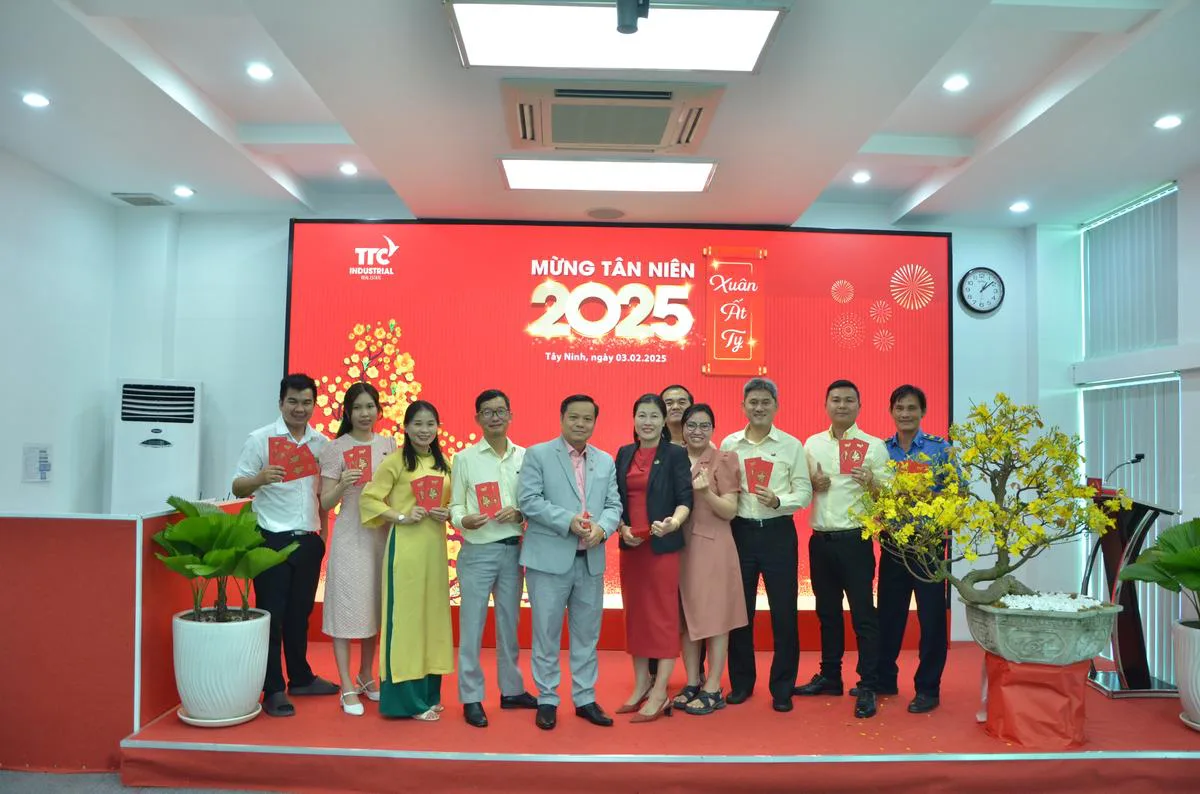 Tổng Công ty BĐS Công nghiệp Thành Thành Công (TTC IR) tổ chức chương trình "TÂN XUÂN HỌP MẶT - CHÚC NHAU NHƯ Ý" xuân Ất Tỵ 2025 - Công Ty CP Khu Công Nghiệp Thành Thành Công (TTC IZ) Tổng Công ty BĐS Công nghiệp Thành Thành Công (TTC IR) tổ chức chương trình "TÂN XUÂN HỌP MẶT - CHÚC NHAU NHƯ Ý" xuân Ất Tỵ 2025 - Công Ty CP Khu Công Nghiệp Thành Thành Công (TTC IZ)