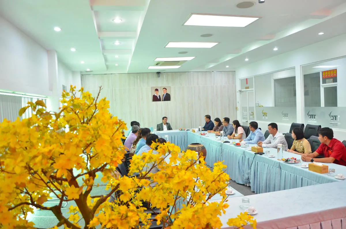 Khởi đầu năm mới hanh thông, TTC IR đón lộc Ất Tỵ từ Ông Chủ tịch Tập đoàn TTC - Công Ty CP Khu Công Nghiệp Thành Thành Công (TTC IZ) Khởi đầu năm mới hanh thông, TTC IR đón lộc Ất Tỵ từ Ông Chủ tịch Tập đoàn TTC - Công Ty CP Khu Công Nghiệp Thành Thành Công (TTC IZ)