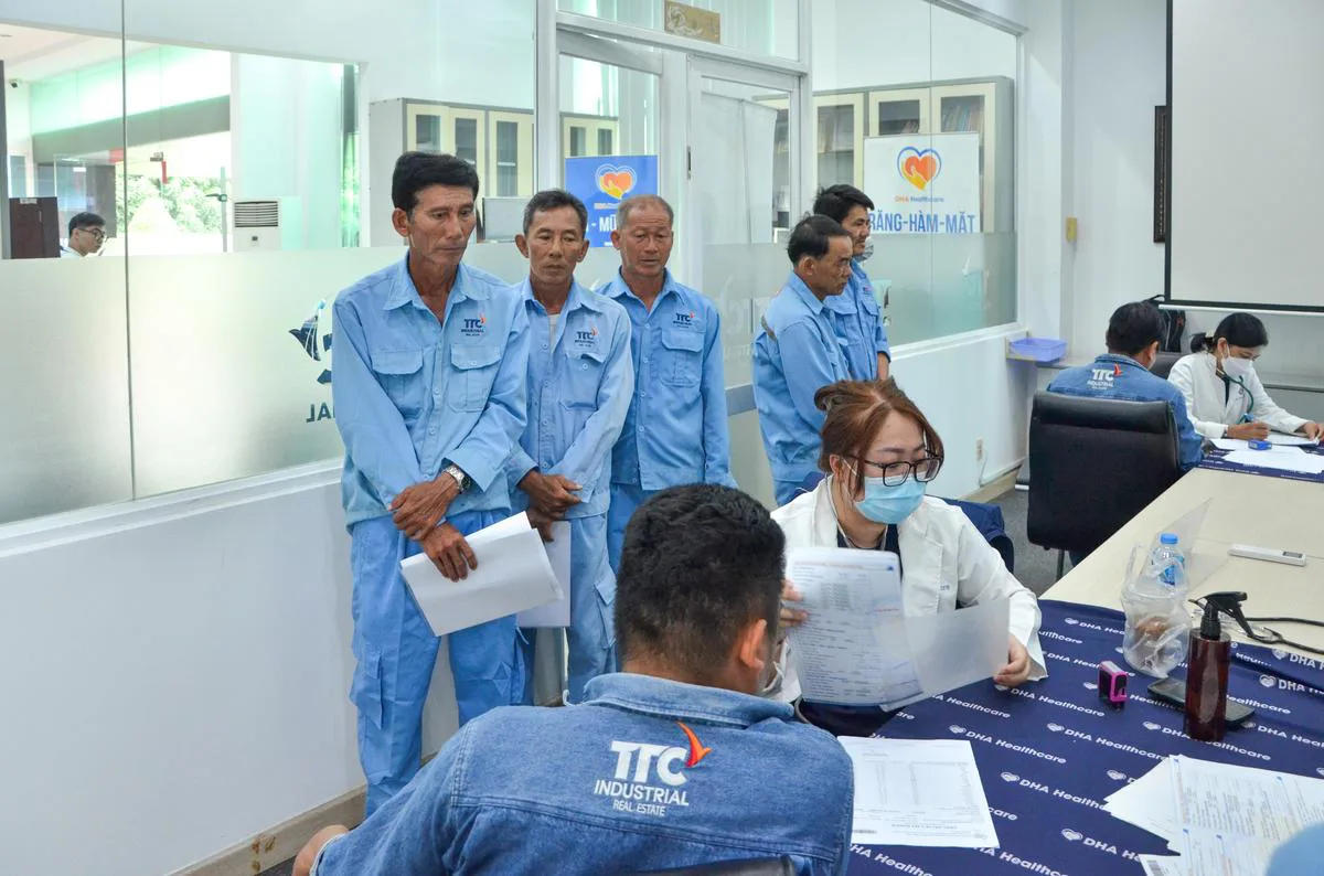 TTC IZ TỔ CHỨC KHÁM SỨC KHỎE ĐỊNH KỲ CHO TOÀN THỂ CBNV