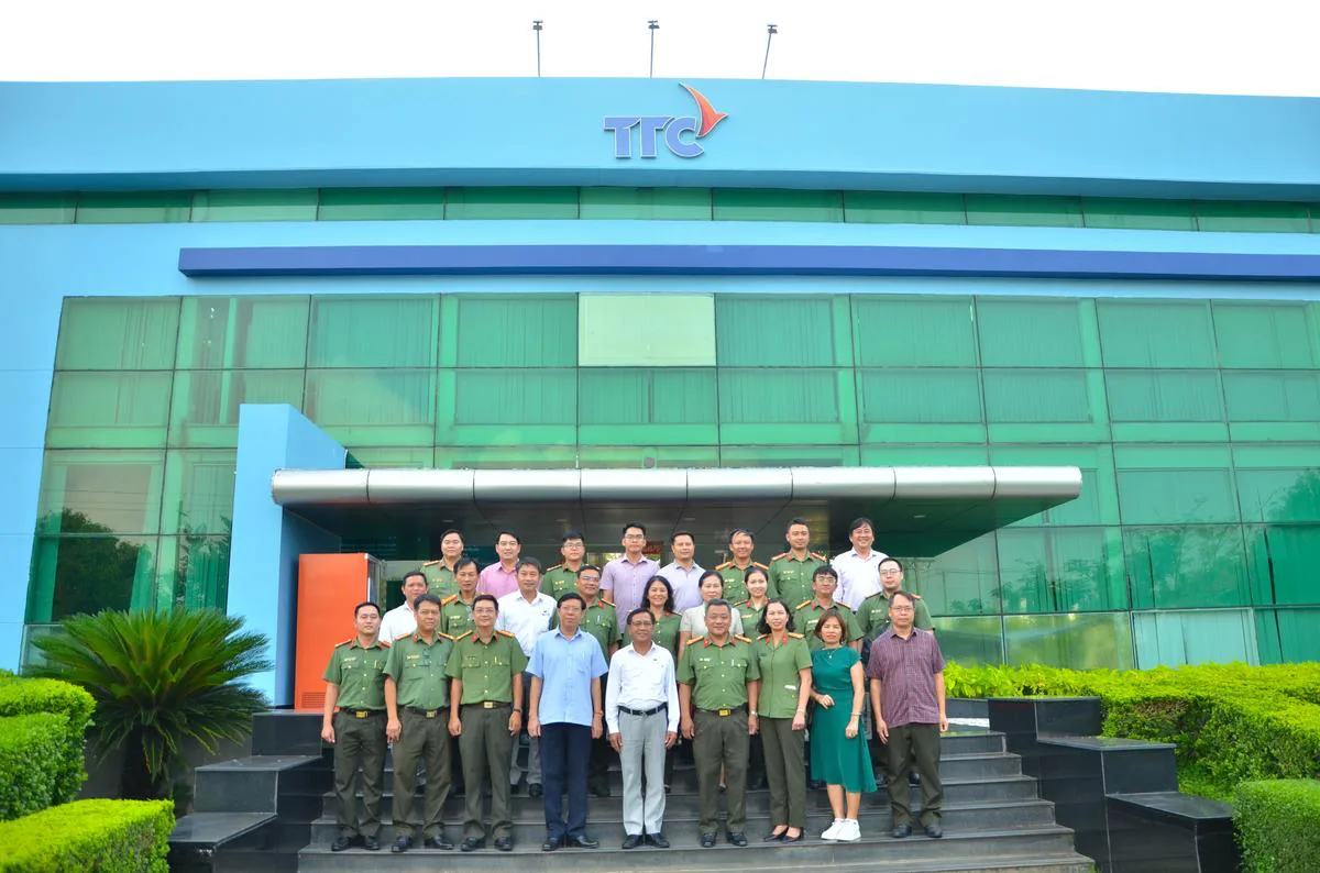 [TÂY NINH, NGÀY 09/05/2025] – KHU CÔNG NGHIỆP THÀNH THÀNH CÔNG ĐÓN TIẾP ĐOÀN CÔNG TÁC CÔNG AN TỈNH TÂY NINH VÀ TRƯỜNG ĐẠI HỌC AN NINH NHÂN DÂN: THẮT CHẶT HỢP TÁC VÌ AN NINH VÀ PHÁT TRIỂN BỀN VỮNG