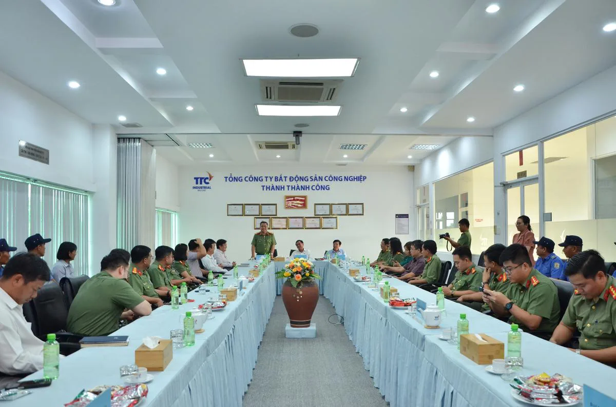 [TÂY NINH, NGÀY 09/05/2025] – KHU CÔNG NGHIỆP THÀNH THÀNH CÔNG ĐÓN TIẾP ĐOÀN CÔNG TÁC CÔNG AN TỈNH TÂY NINH VÀ TRƯỜNG ĐẠI HỌC AN NINH NHÂN DÂN: THẮT CHẶT HỢP TÁC VÌ AN NINH VÀ PHÁT TRIỂN BỀN VỮNG - Công Ty CP Khu Công Nghiệp Thành Thành Công (TTC IZ)