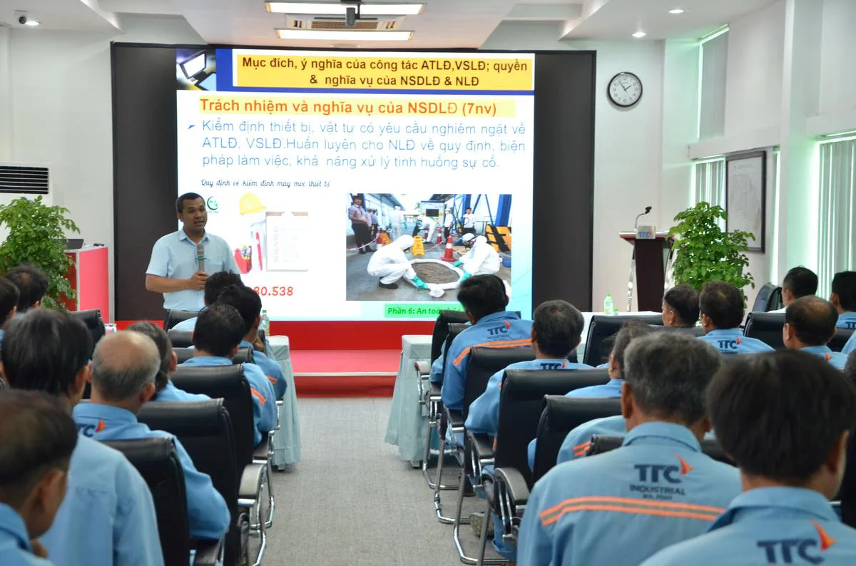 TTC IZ trang bị kỹ năng sơ cấp cứu và an toàn lao động, xây dựng môi trường làm việc an toàn - Công Ty CP Khu Công Nghiệp Thành Thành Công (TTC IZ)
