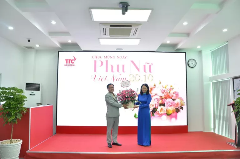 ẤM ÁP KHÔNG KHÍ CHÀO MỪNG NGÀY PHỤ NỮ VIỆT NAM 20/10 - Công Ty CP Khu Công Nghiệp Thành Thành Công (TTC IZ)